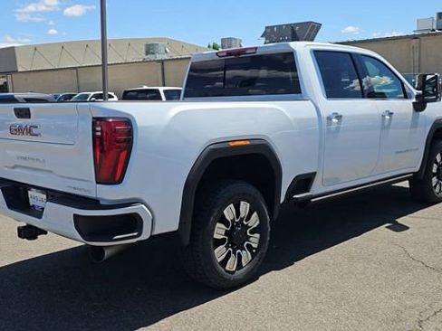 New 2026 GMC Sierra 2500 Denali w/ Denali Reserve Package AWD/4WD image 8