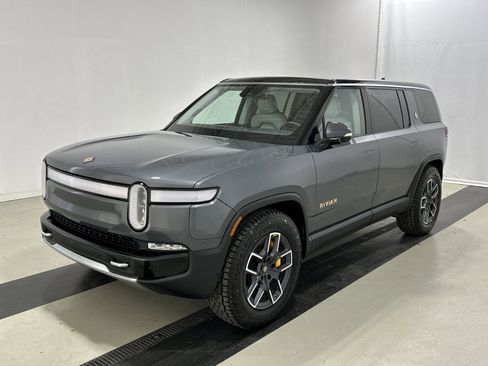 Used 2023 Rivian R1S Launch Edition image 1