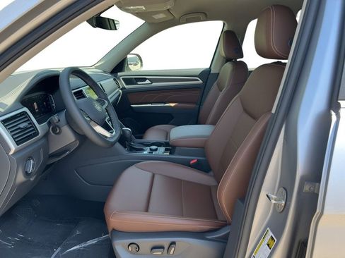 Used 2023 Volkswagen Atlas SE AWD/4WD image 6
