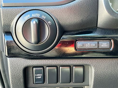 Used 2024 Nissan Titan SV w/ Accessory Utility Package image 10