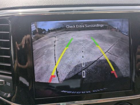 Used 2022 Jeep Grand Cherokee Laredo E RWD image 28