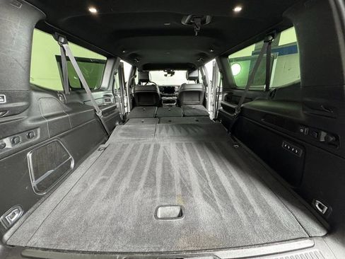 Used 2023 Jeep Wagoneer L Series II image 25