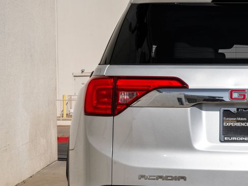 Used 2018 GMC Acadia SLT image 49