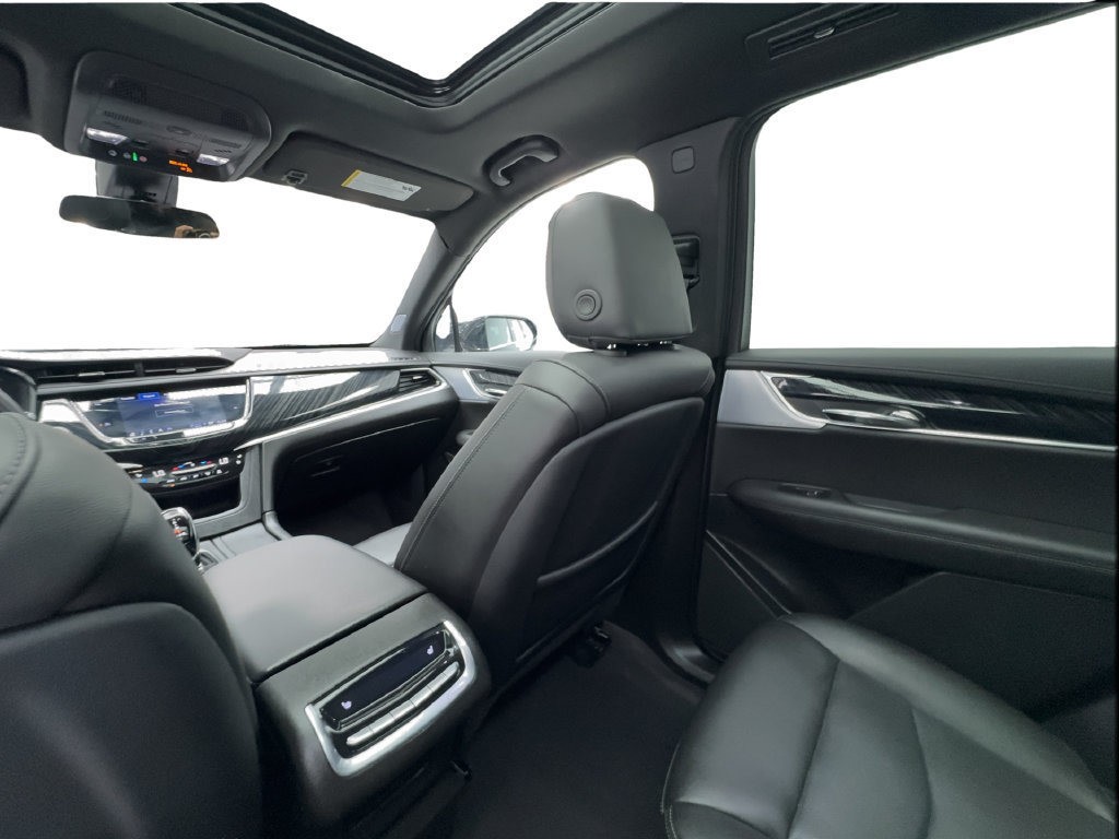 Used 2025 Cadillac XT6 Premium Luxury AWD/4WD image 46