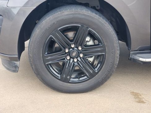 Used 2021 Ford Expedition XLT AWD/4WD image 10