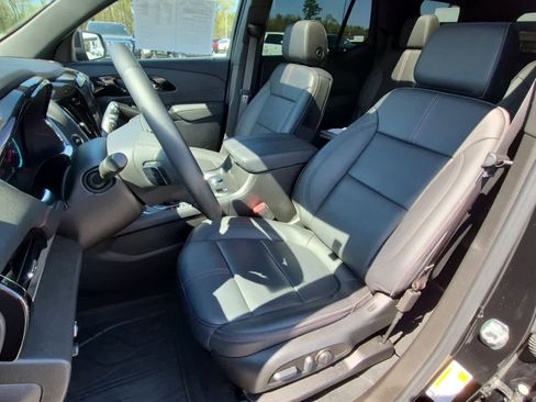 Used 2023 Chevrolet Traverse RS w/ LPO, Floor Liner Package AWD/4WD image 14