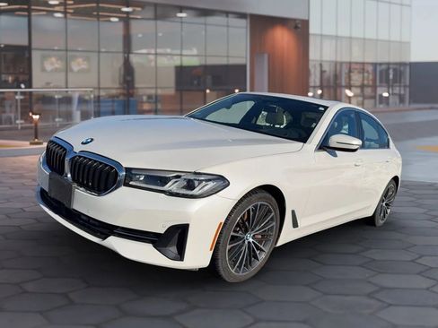 Used 2023 BMW 540i xDrive w/ Premium Package AWD/4WD image 2