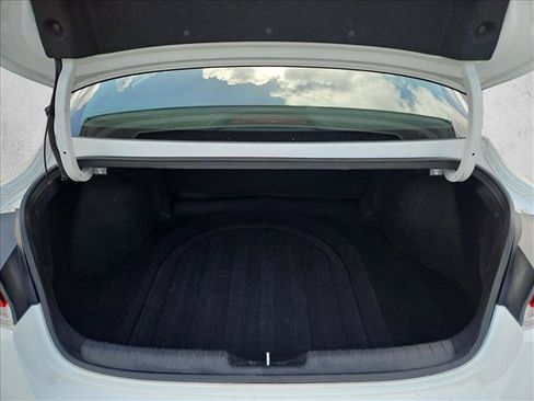 Used 2024 Hyundai Elantra SEL FWD image 6