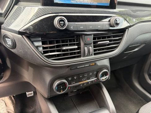Used 2024 Ford Escape ST-Line AWD/4WD image 28