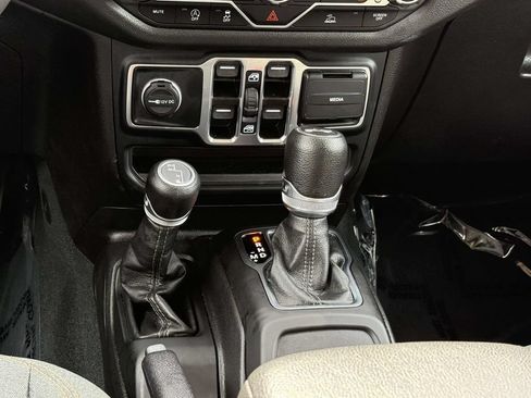 Used 2024 Jeep Wrangler Unlimited Sport AWD/4WD image 22