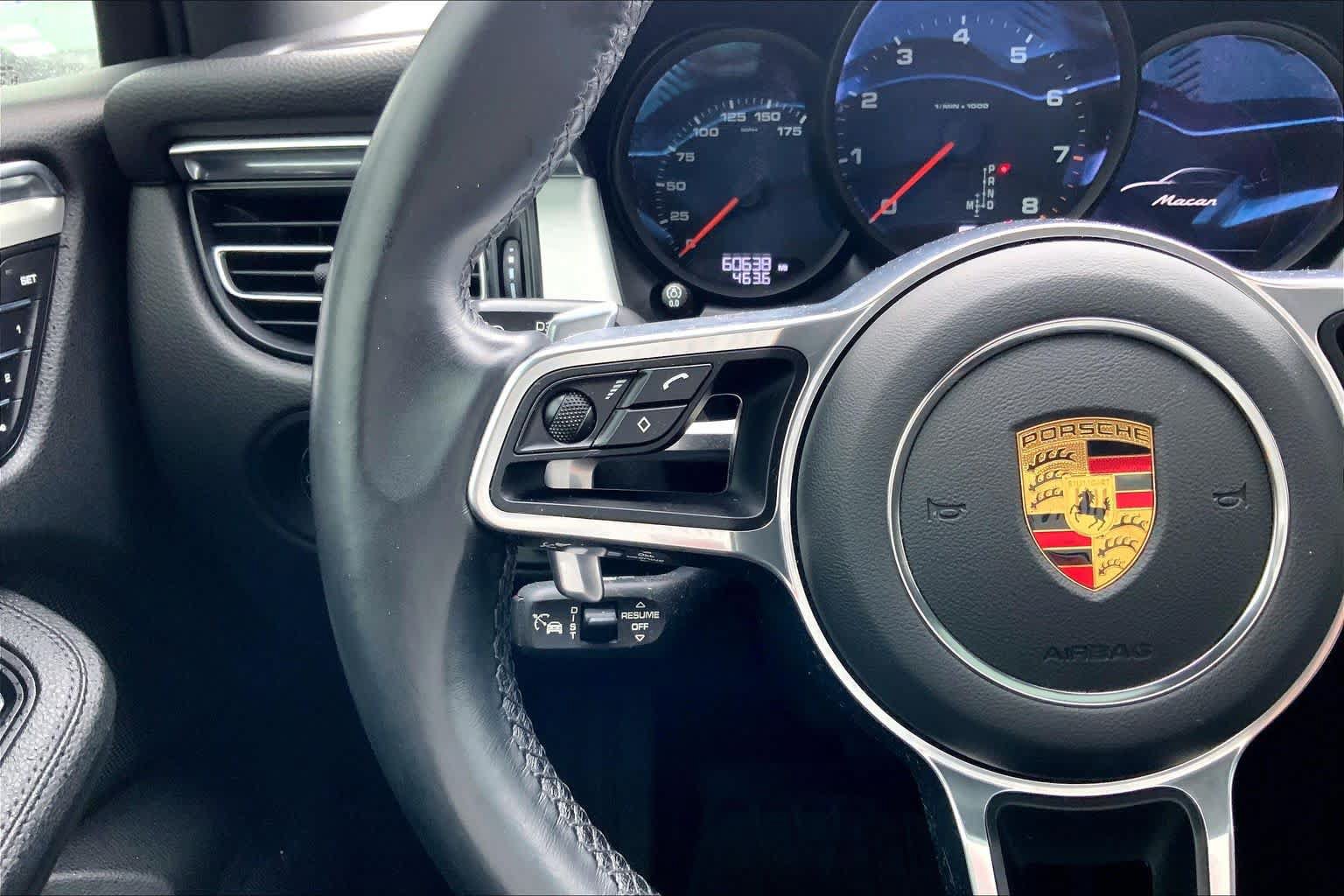 Used 2021 Porsche Macan AWD/4WD image 24