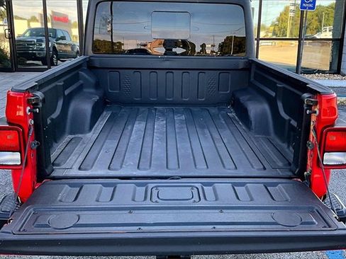 Used 2021 Jeep Gladiator Sport image 28