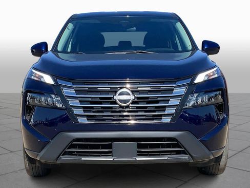 Used 2024 Nissan Rogue SV image 4