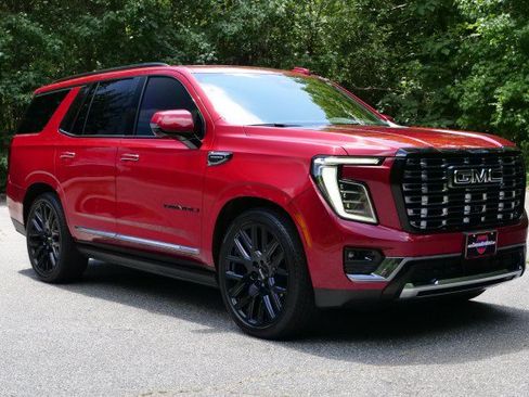 Used 2025 GMC Yukon Denali Ultimate AWD/4WD image 4
