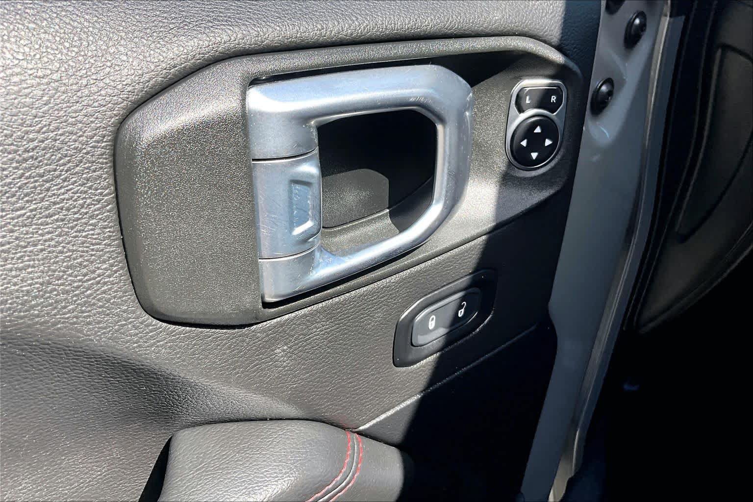 Used 2021 Jeep Gladiator Rubicon AWD/4WD image 31