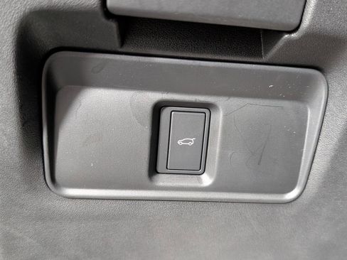 Used 2025 Land Rover Range Rover Evoque Dynamic SE image 32