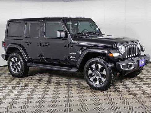 Used 2021 Jeep Wrangler Unlimited Sahara w/ Uconnect 4C Nav & Sound Group image 2