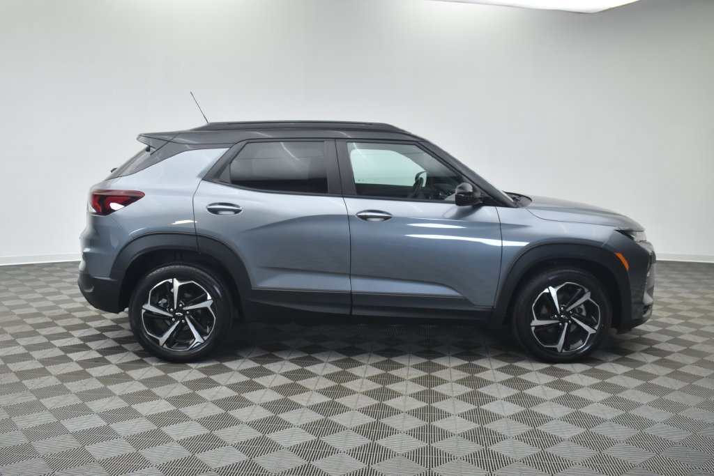 Used 2021 Chevrolet TrailBlazer RS w/ Technology Package FWD image 9