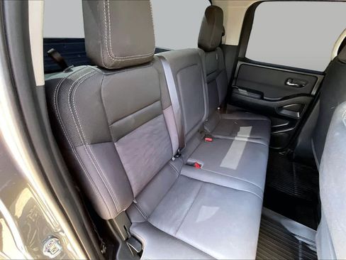 Used 2024 Nissan Frontier SV w/ Technology Package RWD image 19