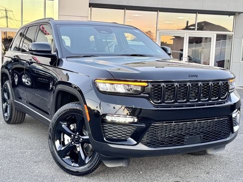 New 2025 Jeep Grand Cherokee Limited w/ Black Appearance Package image 1