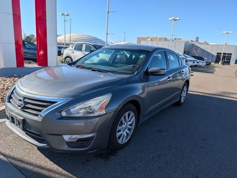 Used 2014 Nissan Altima 2.5 S w/ Display Audio Package image 2