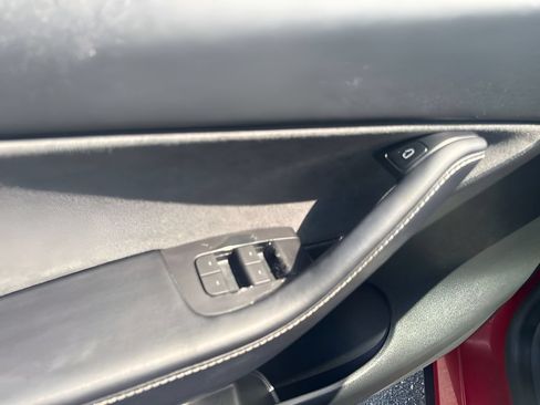 Used 2021 Tesla Model Y Long Range AWD/4WD image 18