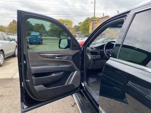 Used 2016 Cadillac Escalade ESV Platinum image 30