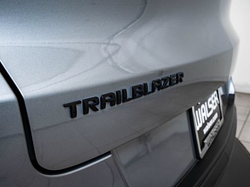 Used 2023 Chevrolet TrailBlazer RS w/ Convenience Package FWD image 16