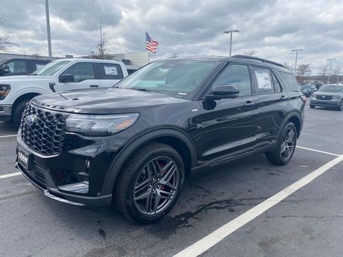New 2026 Ford Explorer ST-Line w/ ST-Line Street Pack AWD/4WD image 3