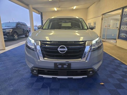 Used 2022 Nissan Pathfinder Platinum w/ Cargo Package image 2