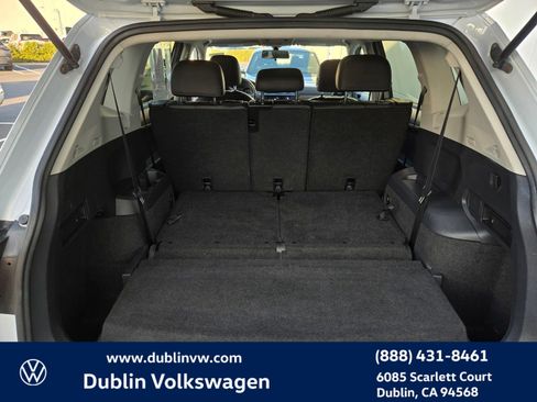 Used 2018 Volkswagen Tiguan SE w/ Panoramic Sunroof Package image 25