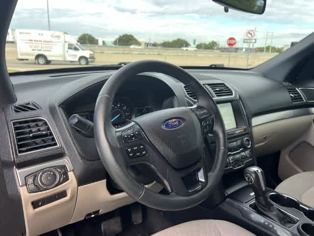 Used 2018 Ford Explorer XLT w/ Equipment Group 201A FWD image 15