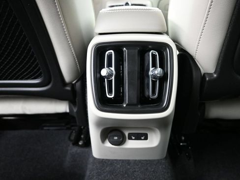 Certified 2026 Volvo XC40 B5 Plus w/ Protection Package Premier AWD/4WD image 15
