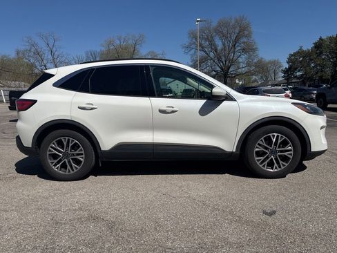 Used 2020 Ford Escape SEL image 2