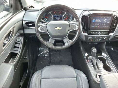 Used 2020 Chevrolet Traverse LT w/ LT Premium Package image 12