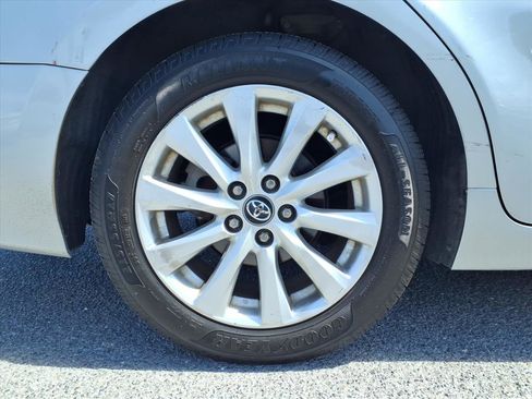 Used 2018 Toyota Camry LE image 25