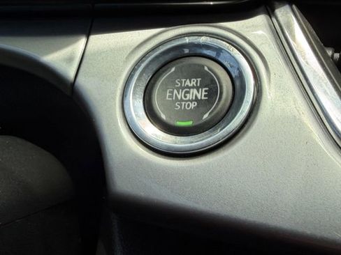 Certified 2024 Chevrolet Trax LT w/ LT Convenience Package FWD image 26