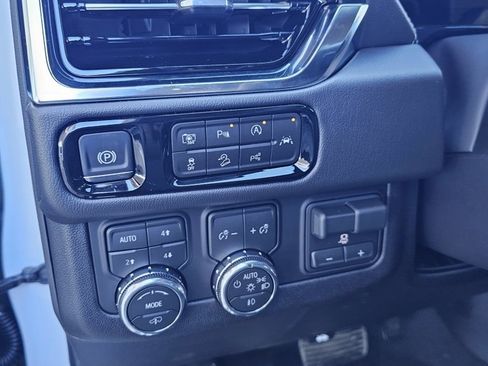 New 2026 GMC Yukon XL Denali w/ Denali Reserve Package image 9