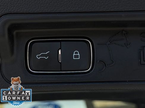 Used 2025 Ford Explorer Platinum image 29