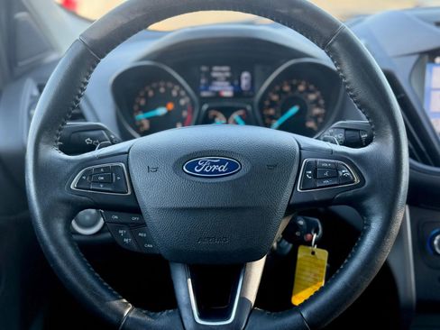 Used 2017 Ford Escape SE w/ SE Leather Comfort Package image 18