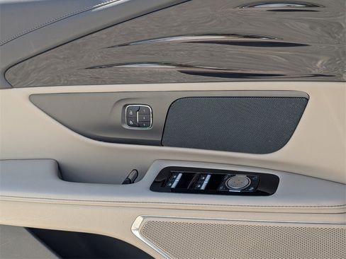 Used 2024 Lincoln Nautilus Premier image 22