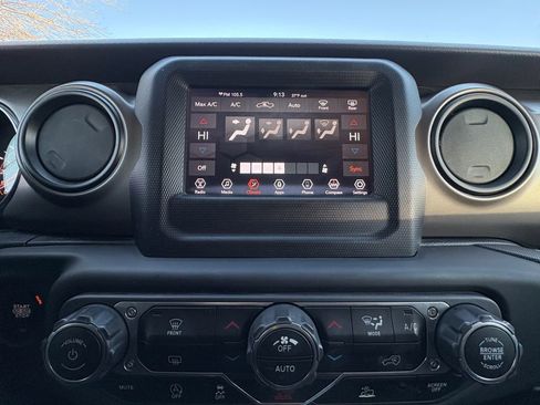 Used 2020 Jeep Gladiator Sport w/ Quick Order Package 24S image 4