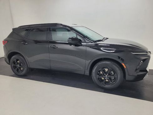 Used 2023 Chevrolet Blazer LT w/ Convenience Package FWD image 11