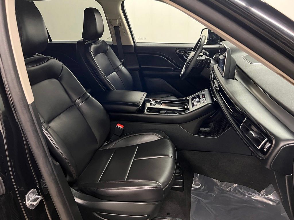 Used 2023 Lincoln Aviator AWD image 41