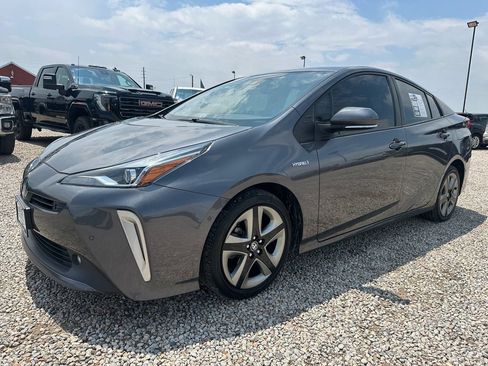 Used 2022 Toyota Prius XLE FWD image 6