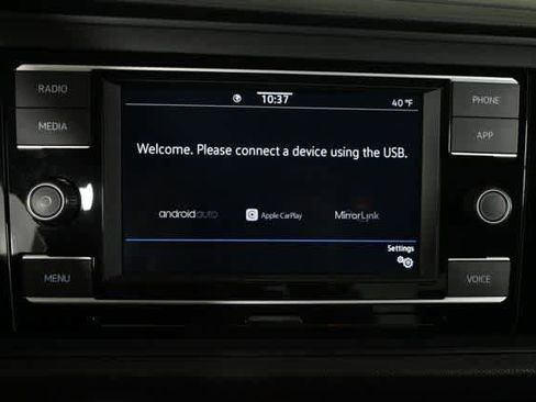 Certified 2022 Volkswagen Jetta SE image 6