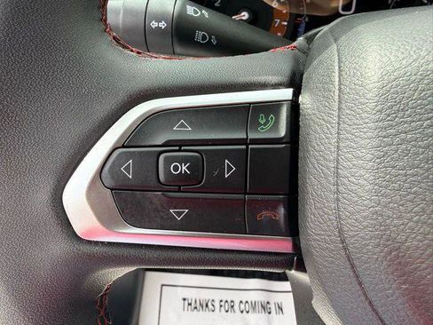 Used 2025 Jeep Compass Trailhawk image 8