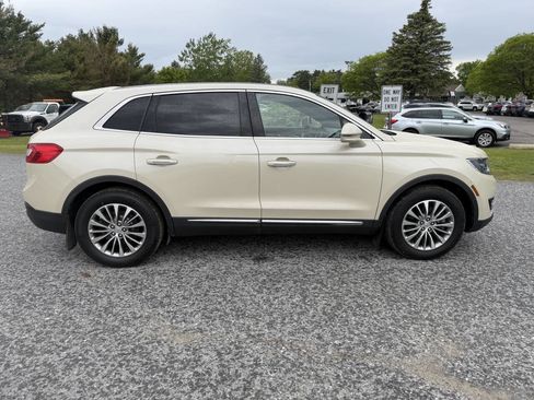 Used 2018 Lincoln MKX Select w/ Select Plus Package AWD/4WD image 6