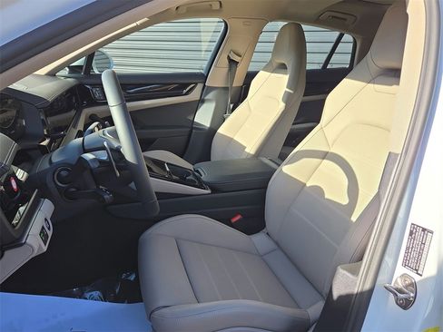 New 2026 Porsche Panamera 4 image 5