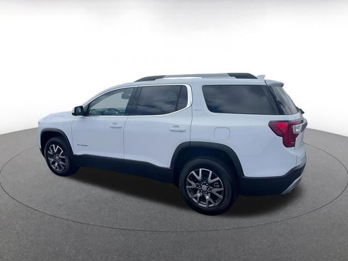 Used 2023 GMC Acadia SLT AWD/4WD image 10